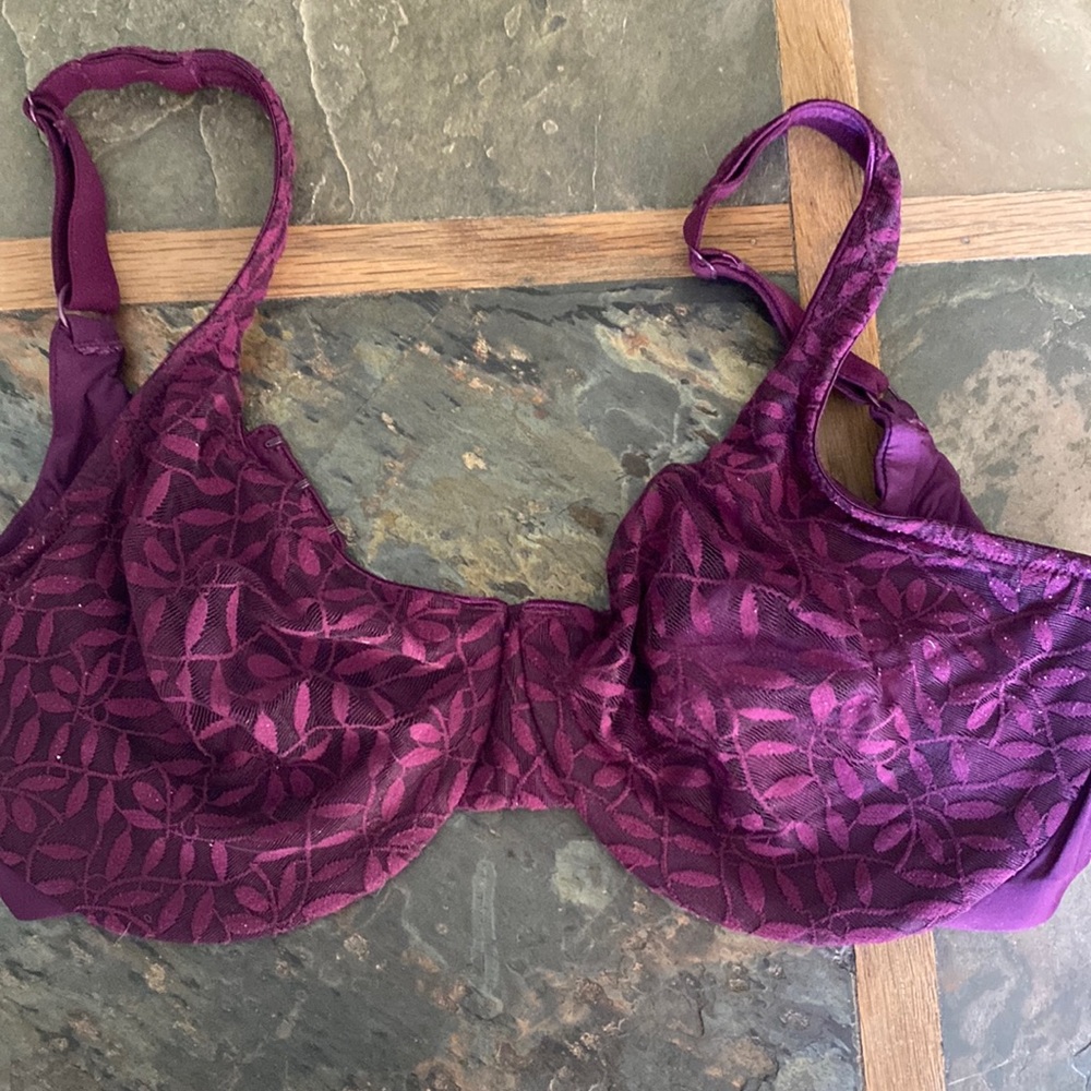 Super sexy, plunging neckline, maroon underwire bra